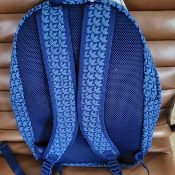 backpack - Picture 3 of 4